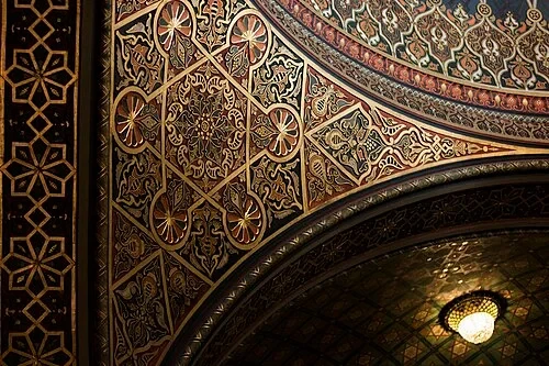 Arabesque Wall Decorations — Španělská synagoga audio guide stop