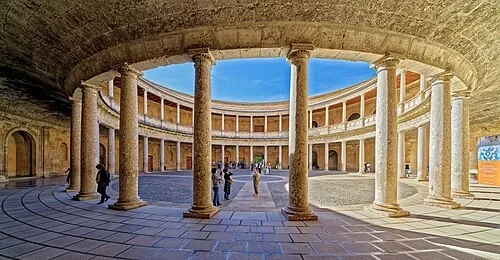 Cour circulaire impériale — Alhambra