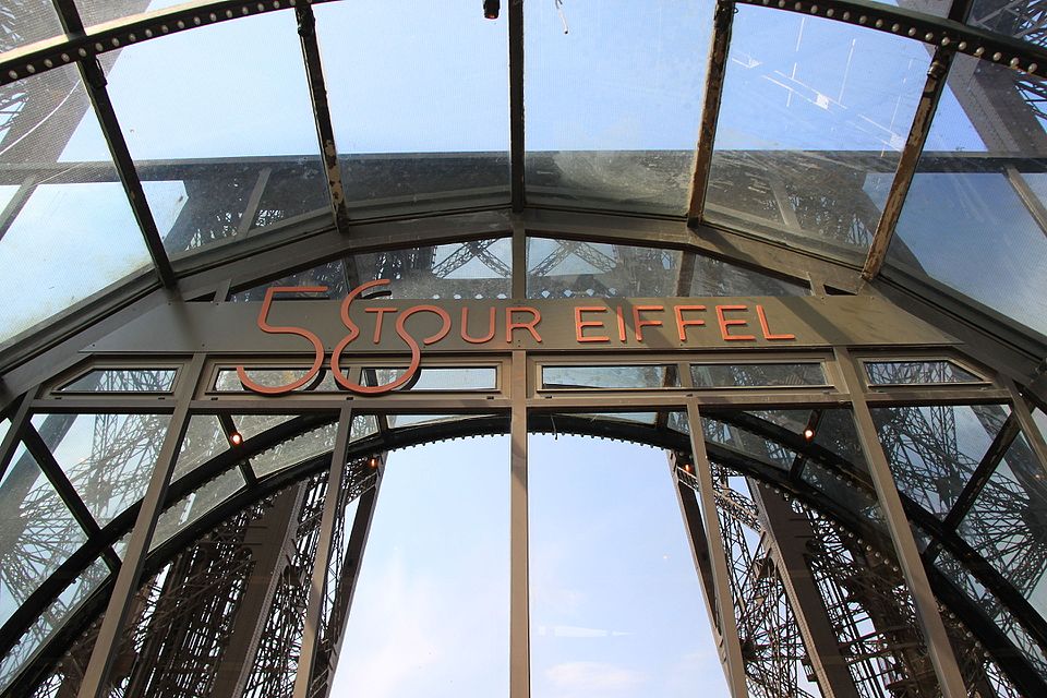 Restauration au premier étage — Tour Eiffel