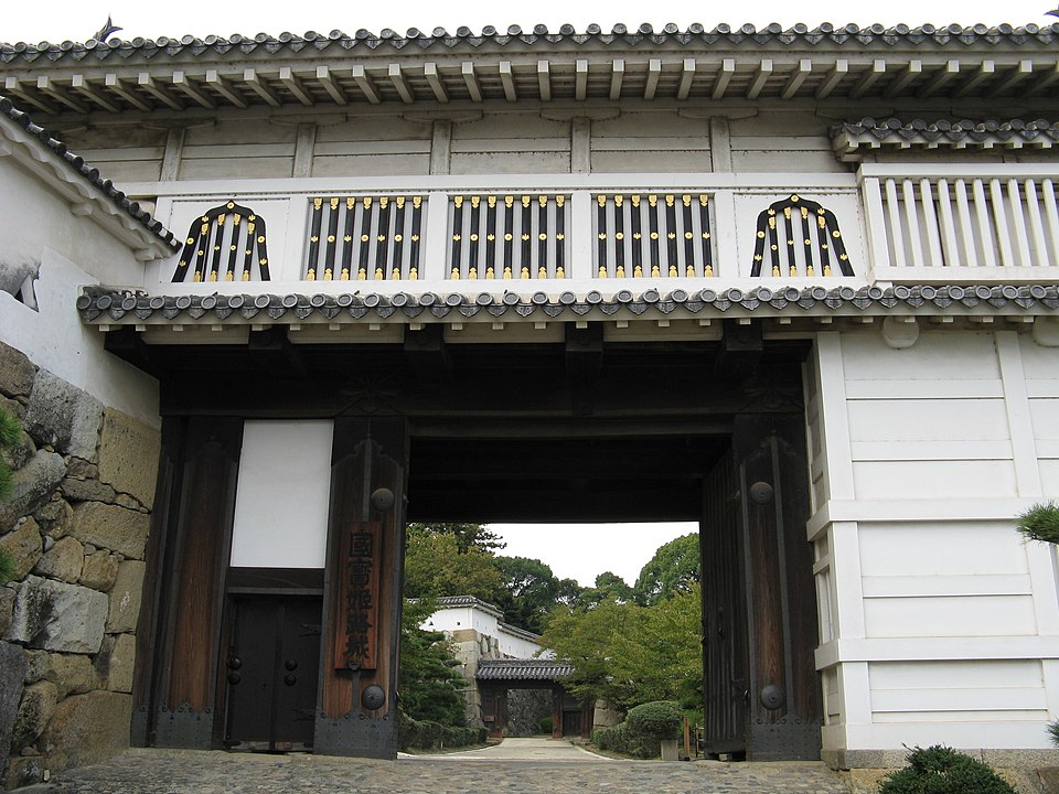 Gros plan sur la porte Hishi — Himeji Castle