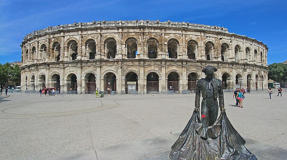 La façade de l'amphithéâtre