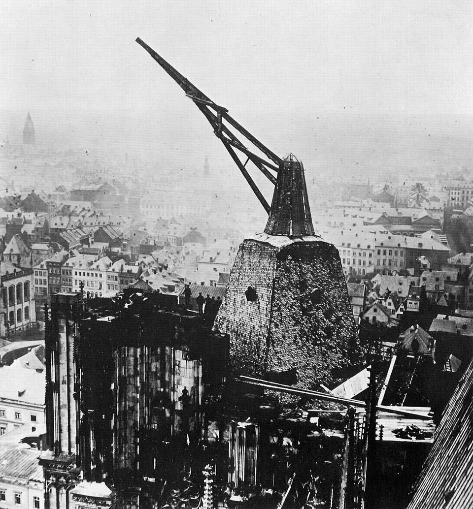 Middeleeuwse kraan van de Dom van Keulen