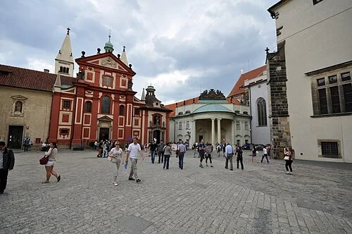 Place Saint-Georges — Pražský hrad