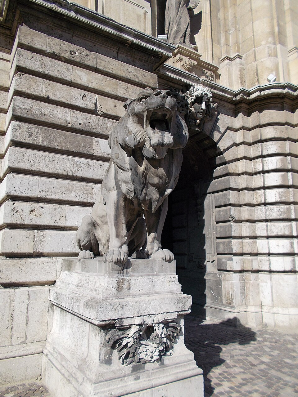 Les Lions gardiens