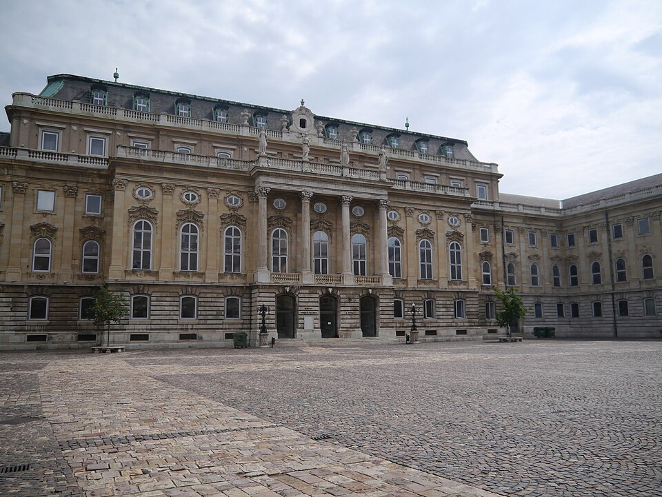 La Cour des Lions