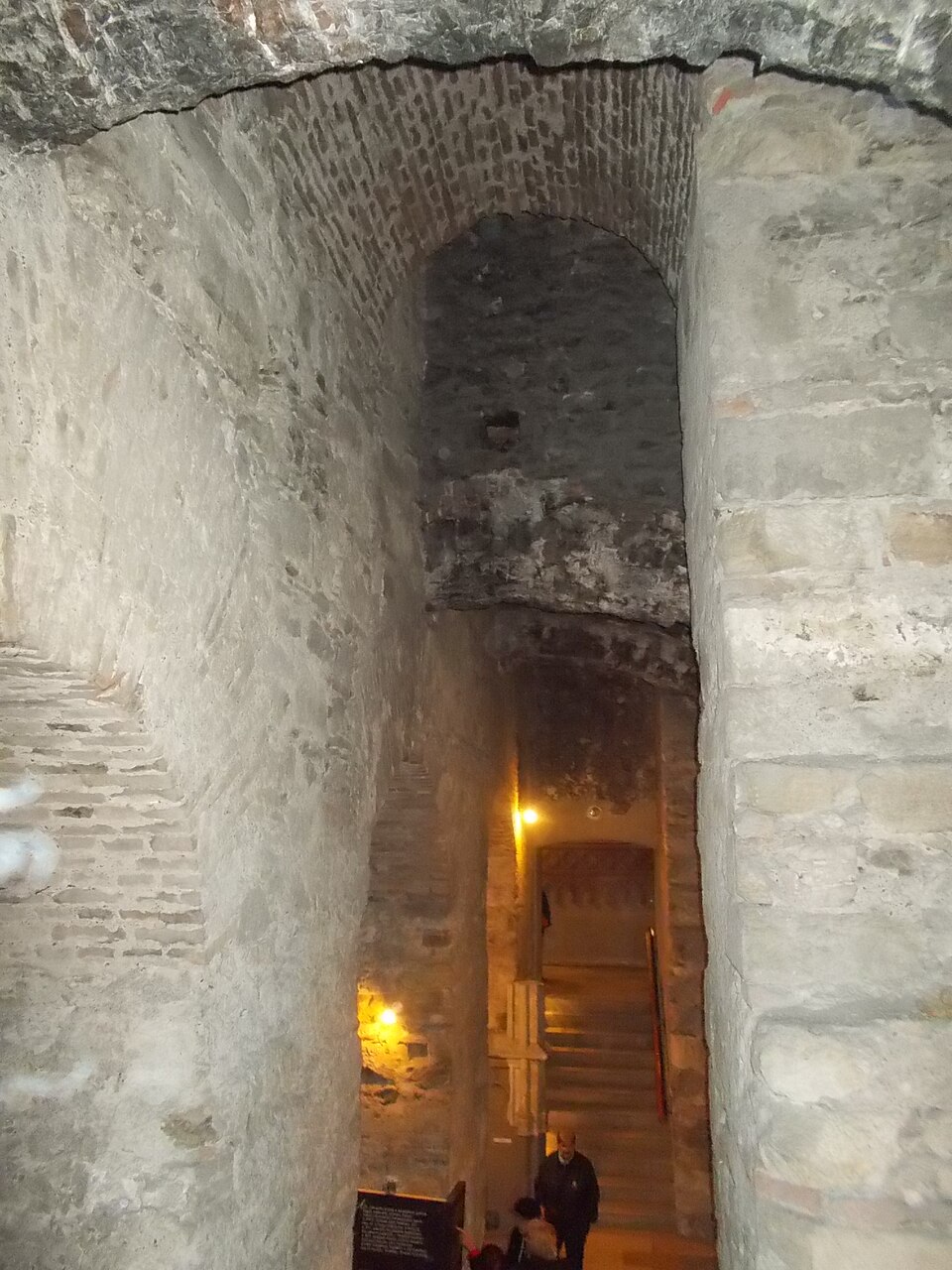 Les Voûtes médiévales — Budavári Palota