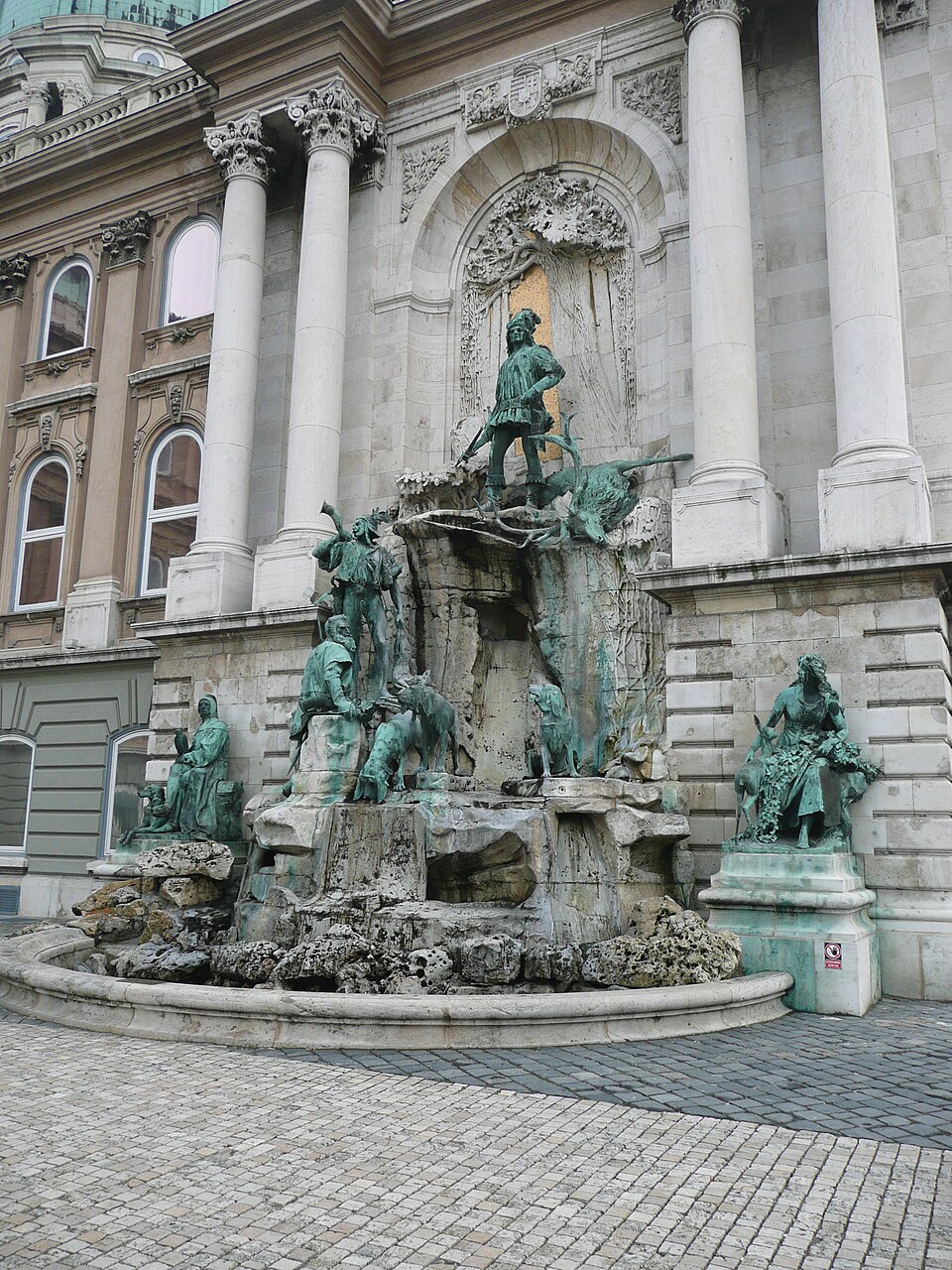 La fontaine de Matthias — Budavári Palota
