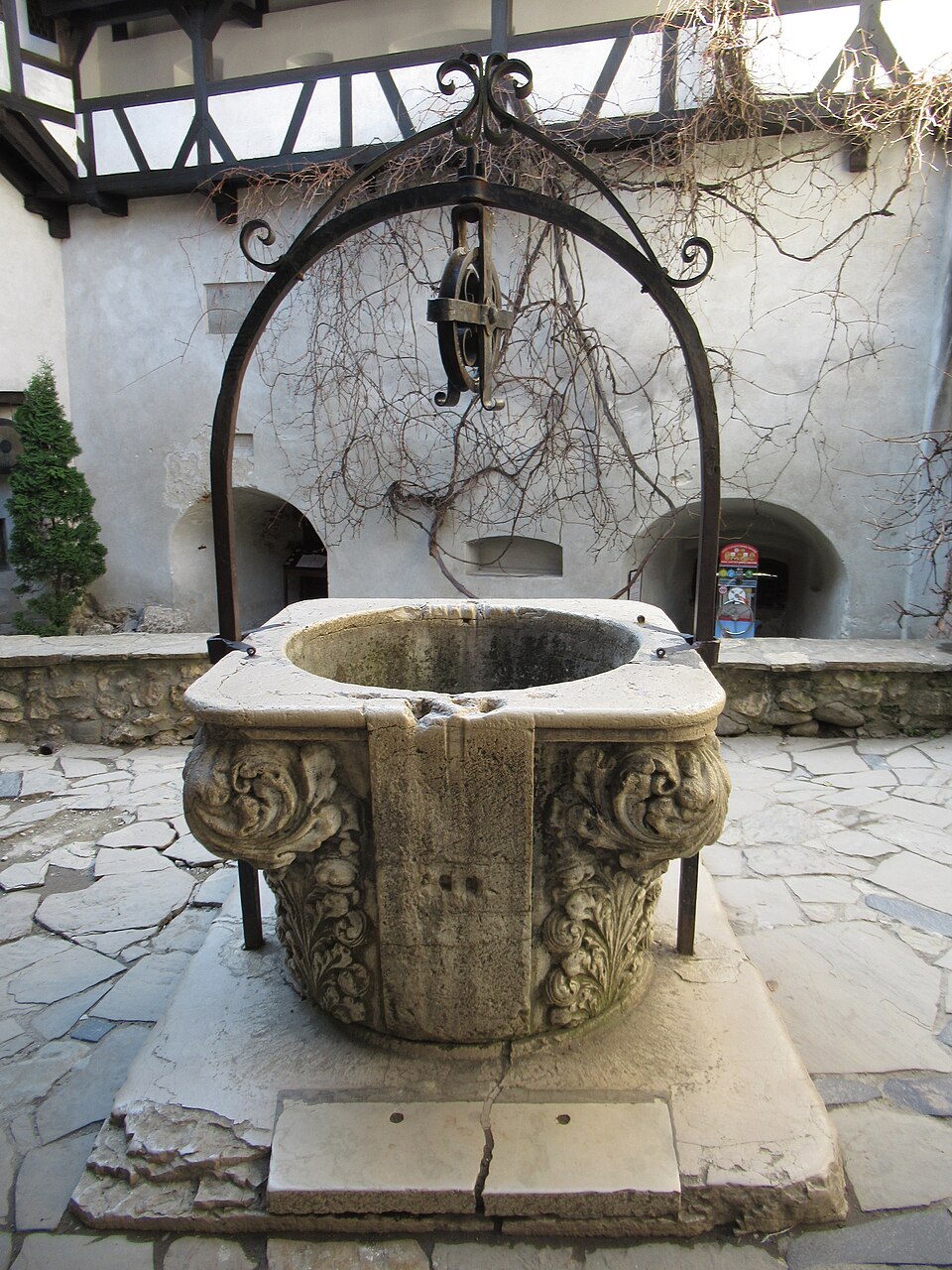 Le puits médiéval — Bran Castle