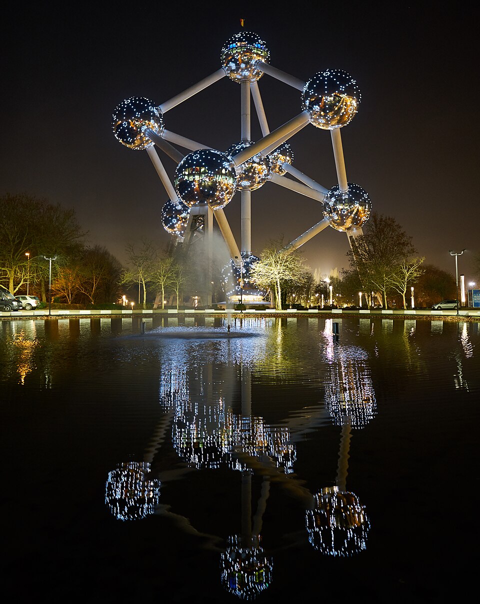 Le spectacle lumineux nocturne — Atomium
