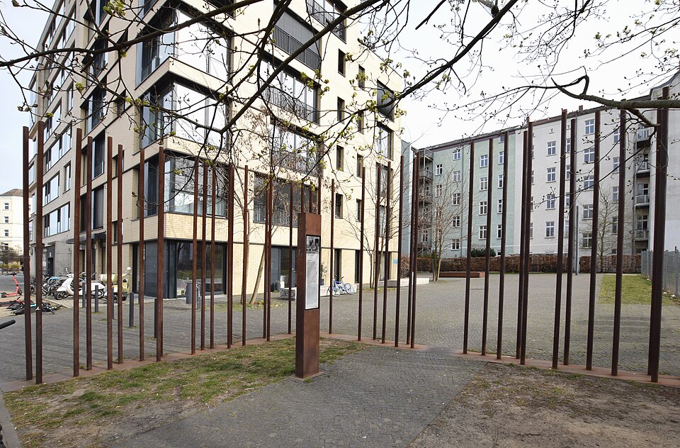 Colonne commémorative d'Ida Siekmann — Gedenkstätte Berliner Mauer
