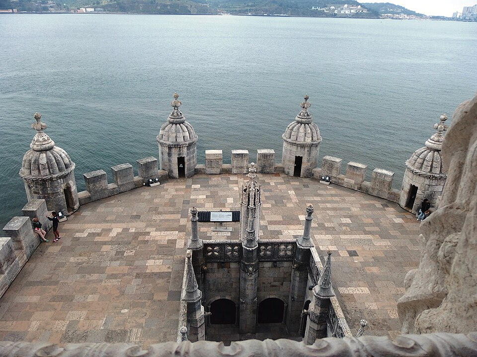 La terrasse du bastion supérieur — Torre de Belém