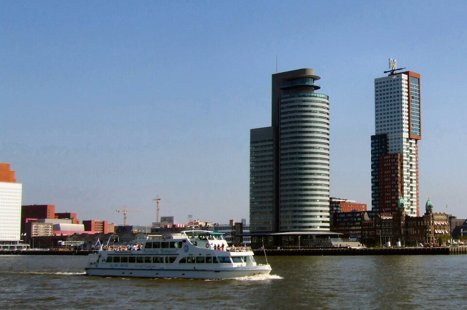 Vue sur la jetée Wilhelmina — Erasmusbrug