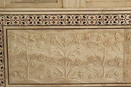 Les bas-reliefs floraux — Taj Mahal