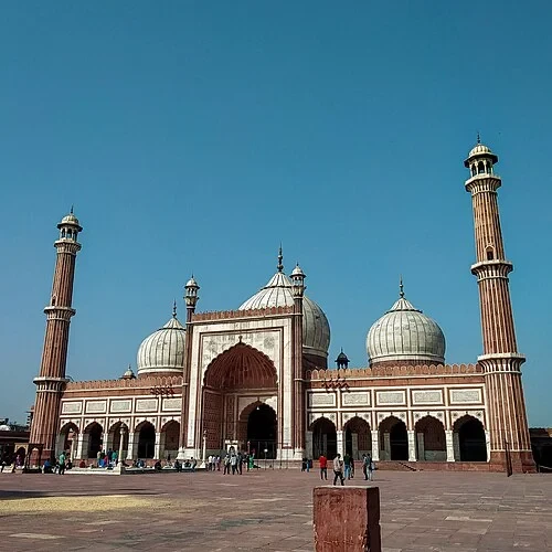 La façade de la salle de prière principale — Jama Masjid