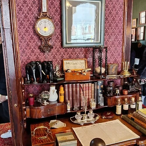 Le cabinet du Dr Watson — Sherlock Holmes Museum