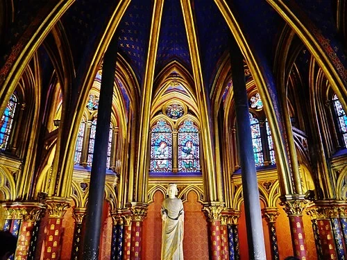 Statue de la Vierge Marie — Sainte-Chapelle