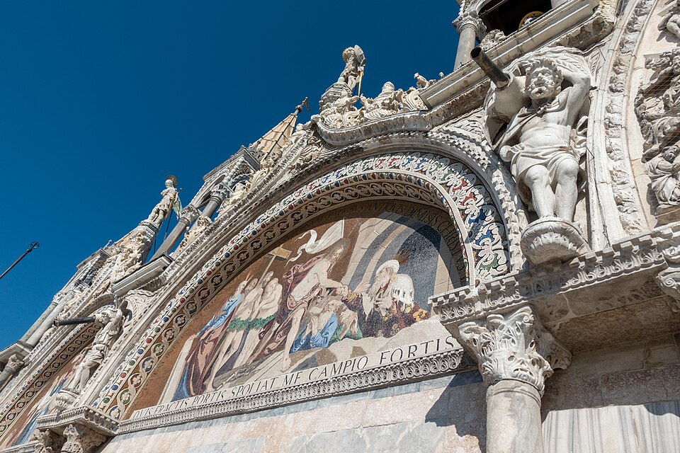 Der Abstieg in die Unterwelt — Basilica di San Marco