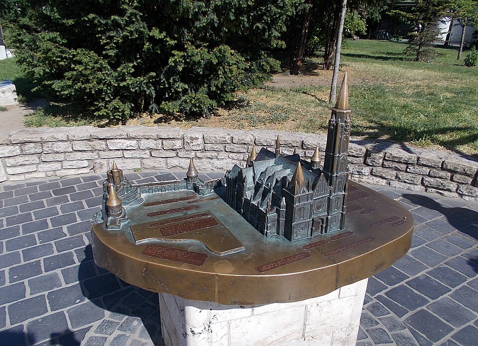 La miniature en bronze — Mátyás-templom