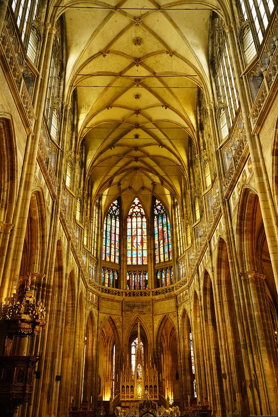 La grande nef — St. Vitus Cathedral