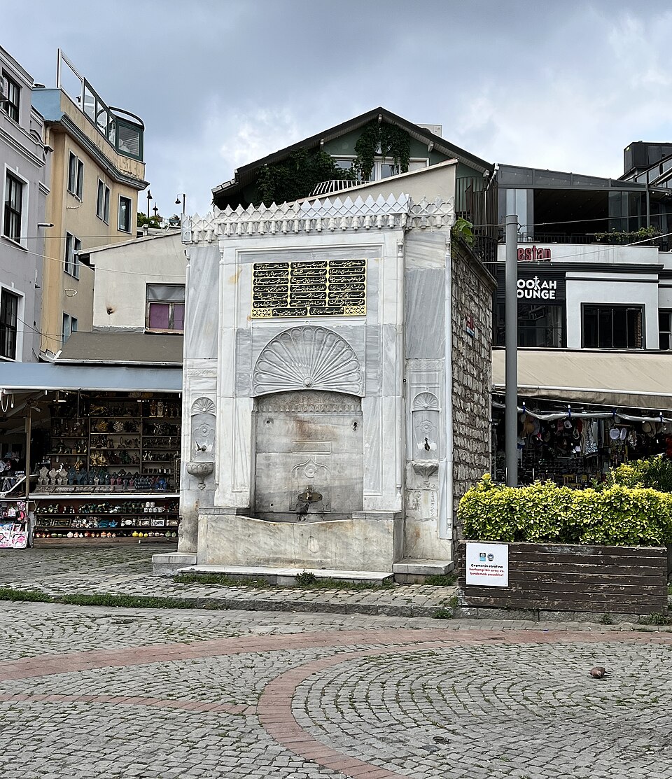 La Fontana della Piazza del Molo