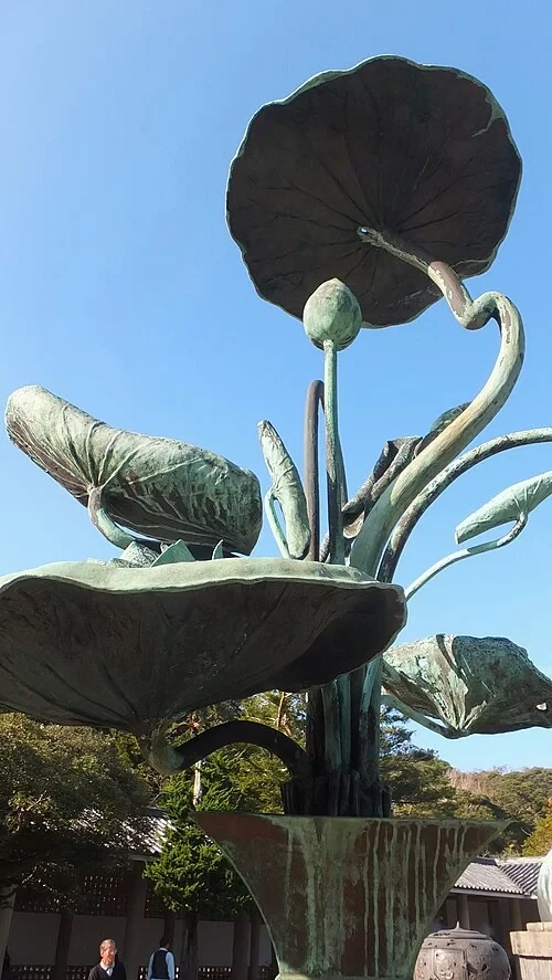 Les pétales de lotus en bronze — Kōtoku-in Temple
