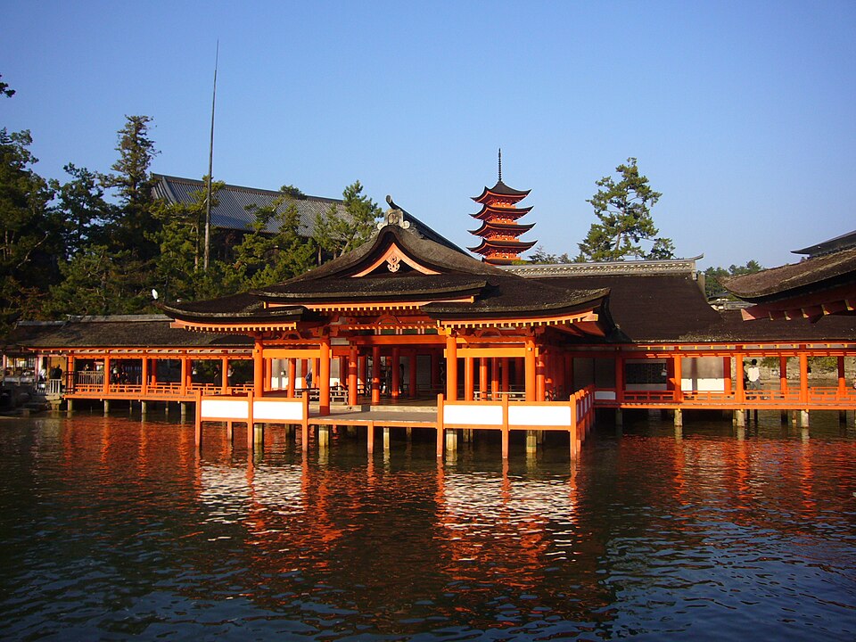 Le Sanctuaire des Invités — Itsukushima Shrine