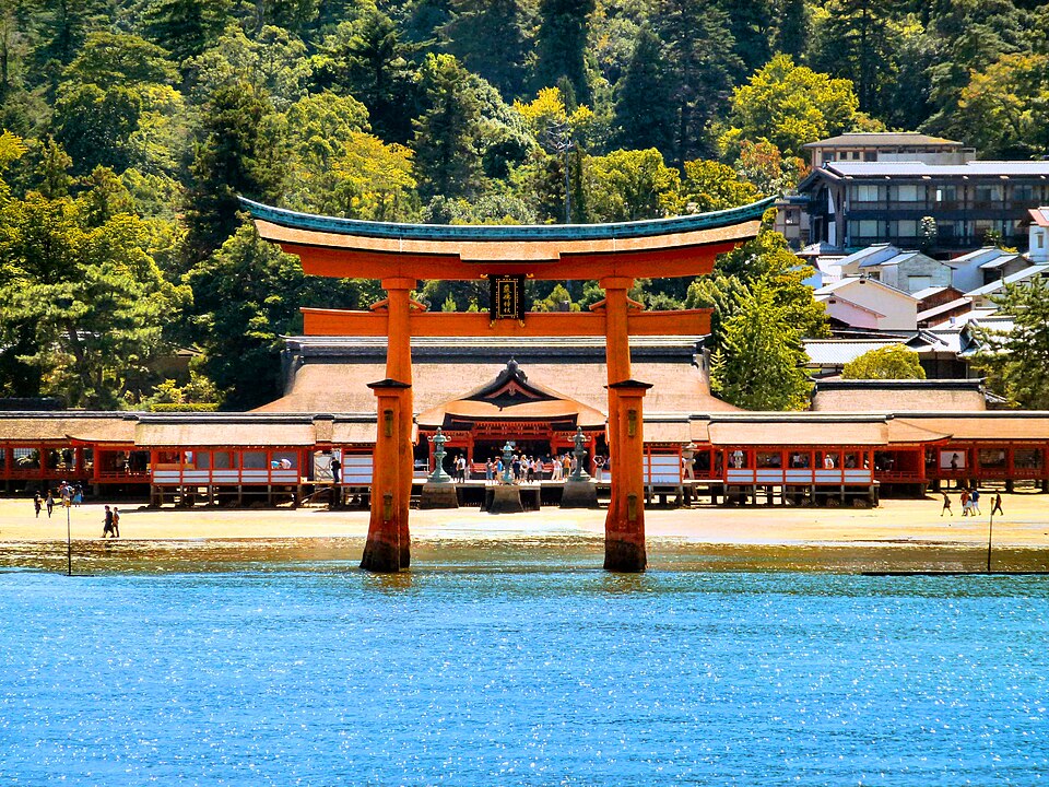 Le Grand Torii Flottant