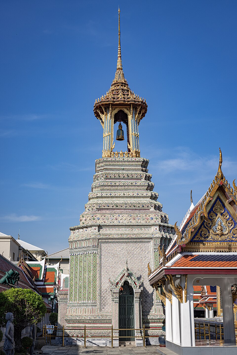 Le clocher en porcelaine — Wat Phra Kaew