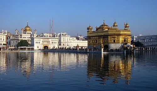 Les deux trônes — Harmandir Sahib