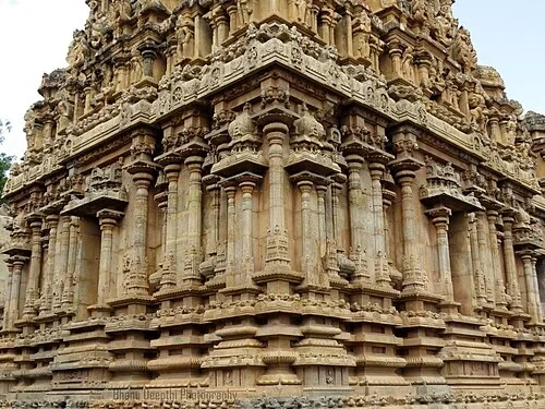La Finesse du Granit — Brihadisvara Temple