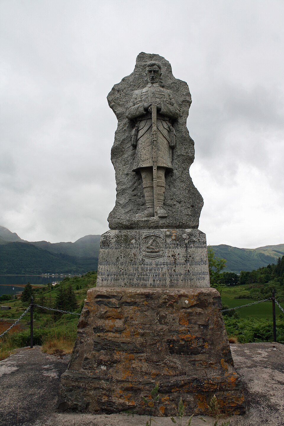 Mémorial de guerre du clan Macrae — Eilean Donan Castle