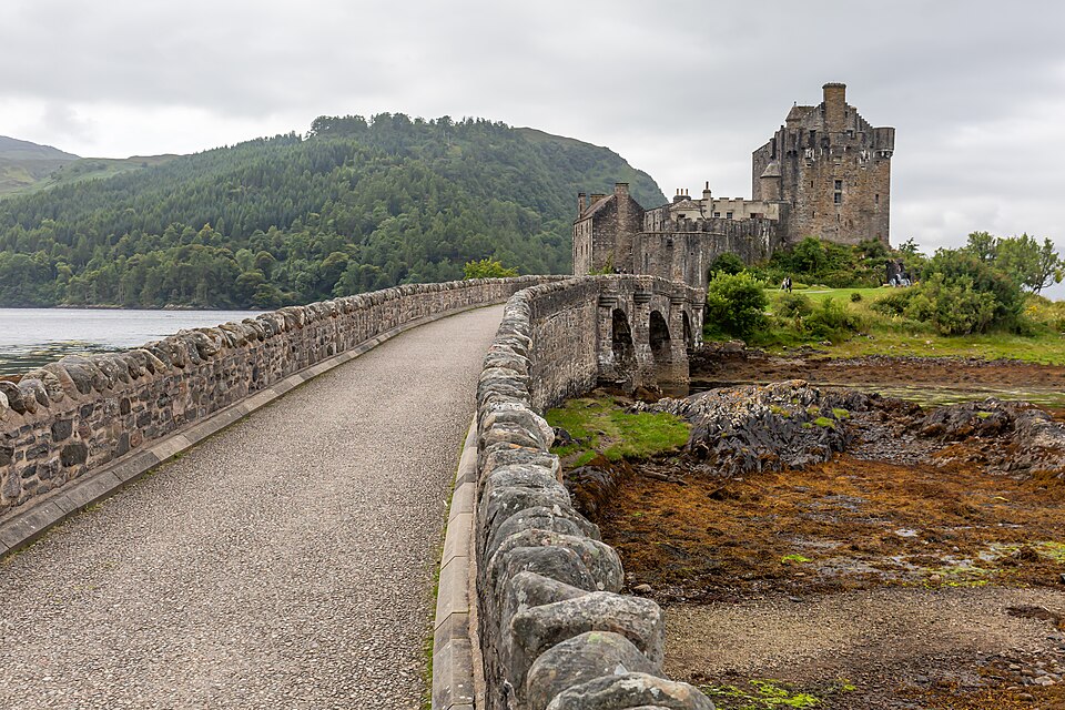 La restauration de la chaussée — Eilean Donan Castle