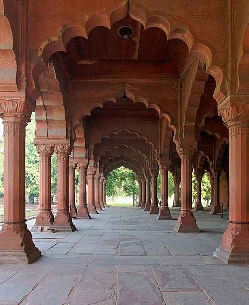 Les arches en grès rouge — Red Fort