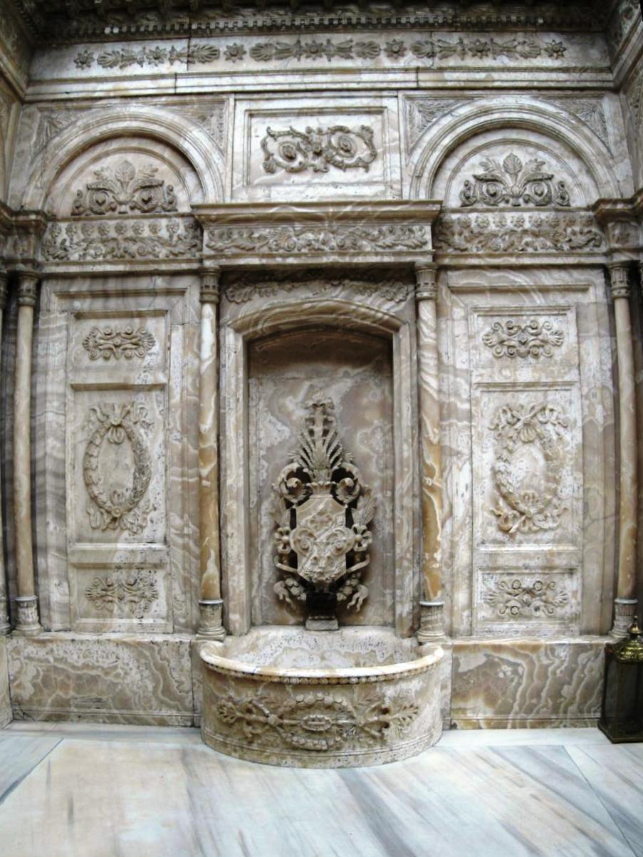 Le Bain d'albâtre — Dolmabahçe Sarayı