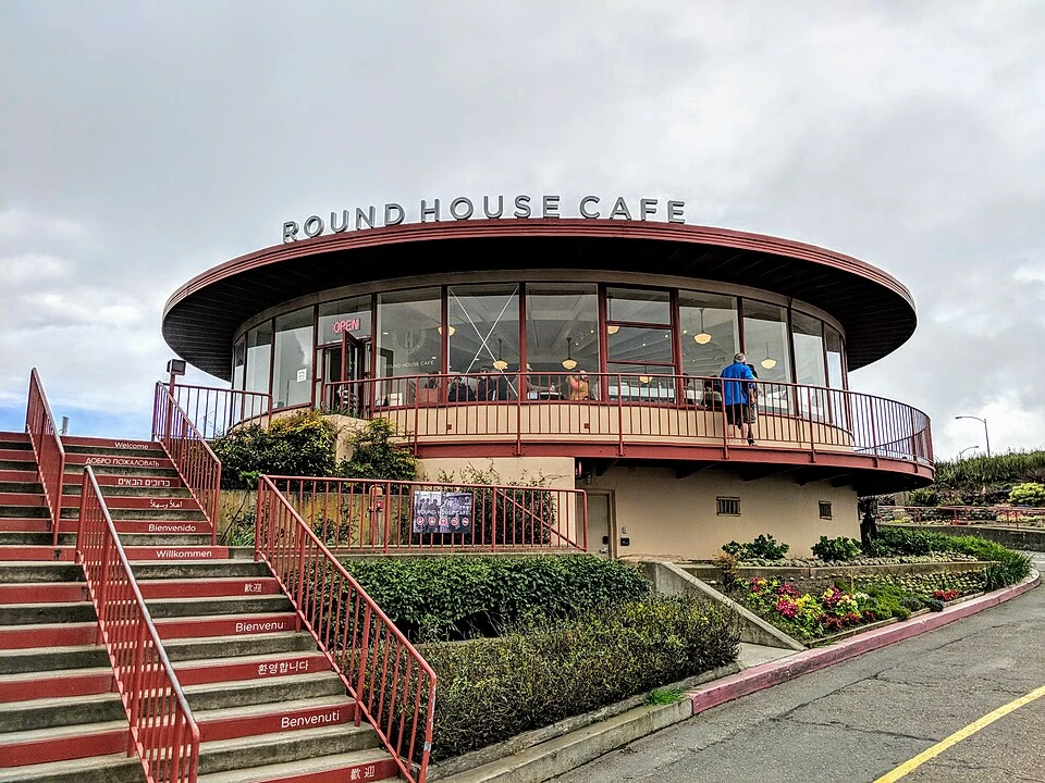 Le Round House Cafe — Golden Gate Bridge