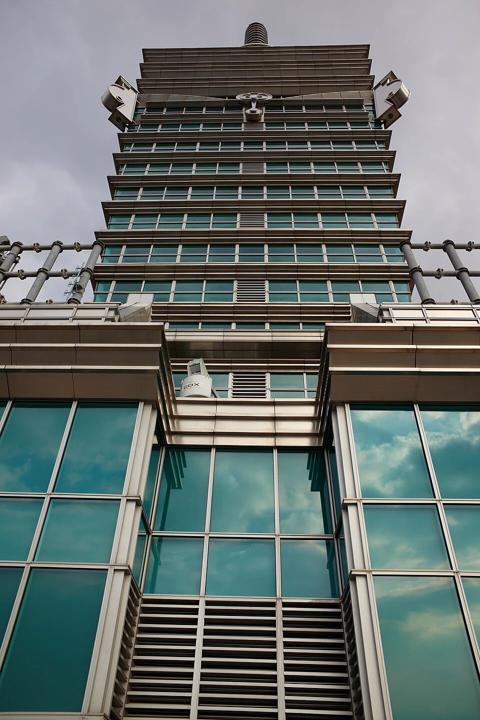 Regard vers la flèche — Taipei 101