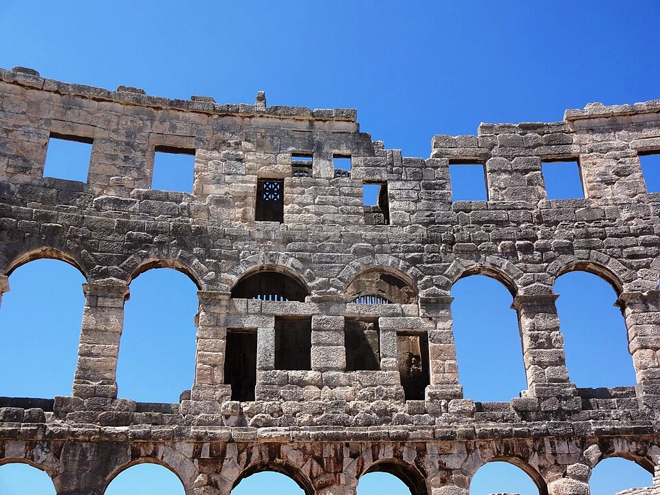 Les supports du Velarium — Pula Arena