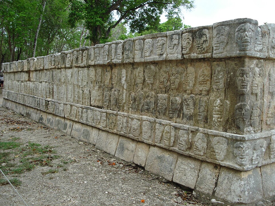 Plateforme des Crânes ou Tzompantli