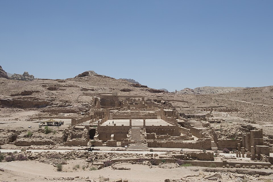 Fouilles des Lions ailés — Petra