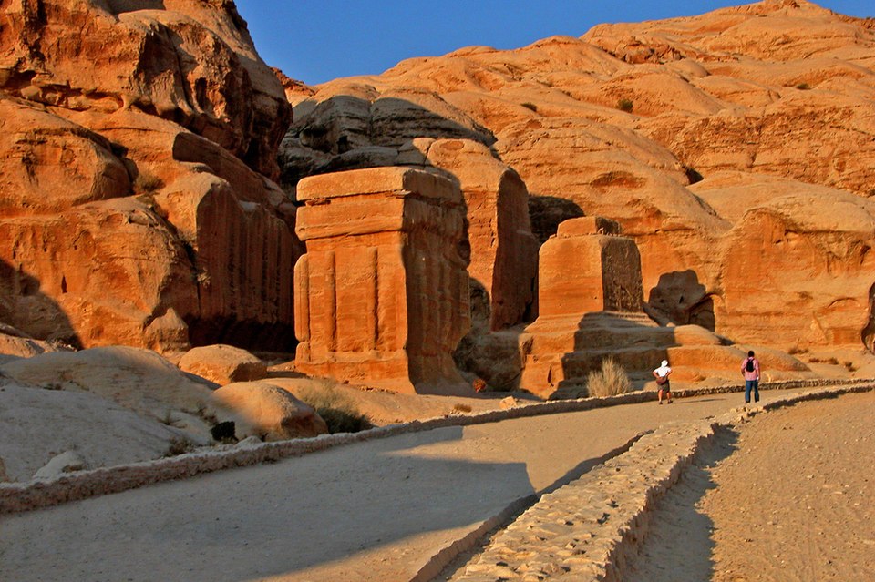 Early Nabataean Tombs