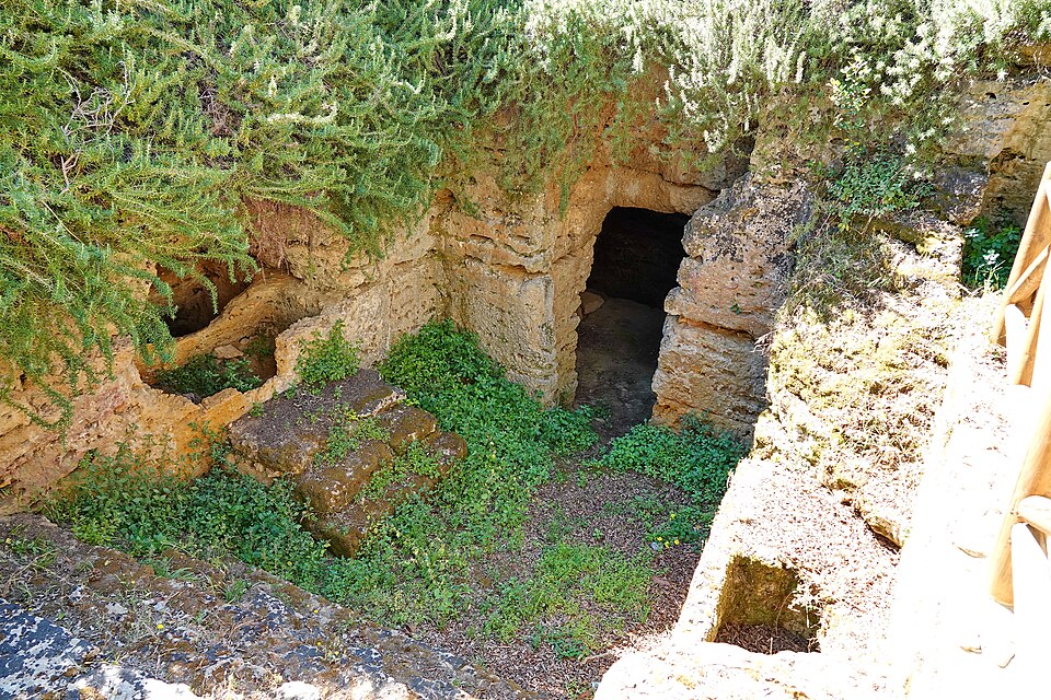 Tombe e ipogei funerari di Villa Aurea — Valle dei Templi audio guide stop