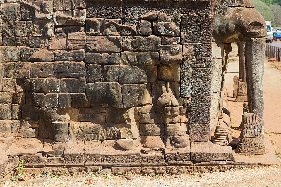 Carvings of the Royal Review