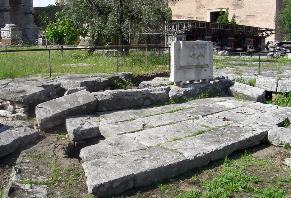 Lacus Curtius