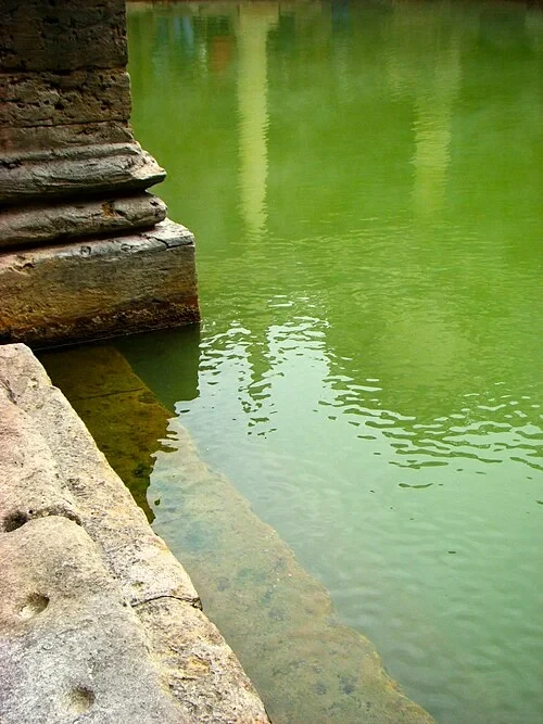 Marches romaines usées — Roman Baths