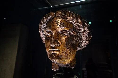 Tête dorée de Minerve — Roman Baths
