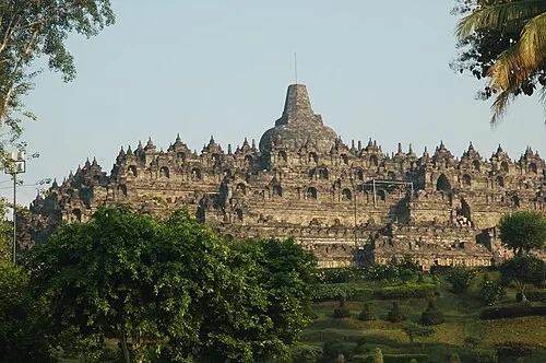 La porte Est principale — Candi Borobudur