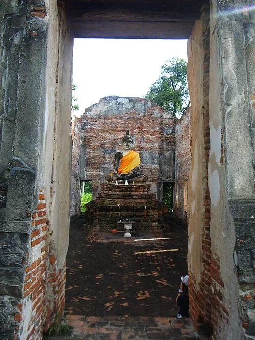 Buddha der zerstörten Halle