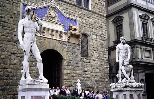 Statues of the Arengario