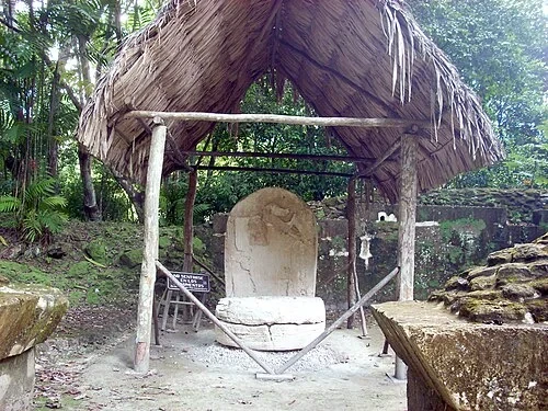 Le roi et l'autel — Tikal