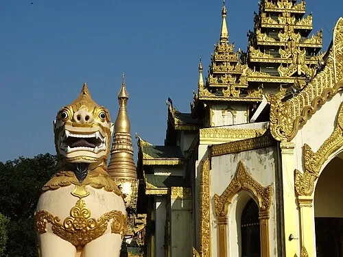 Le Chinthe de la porte sud